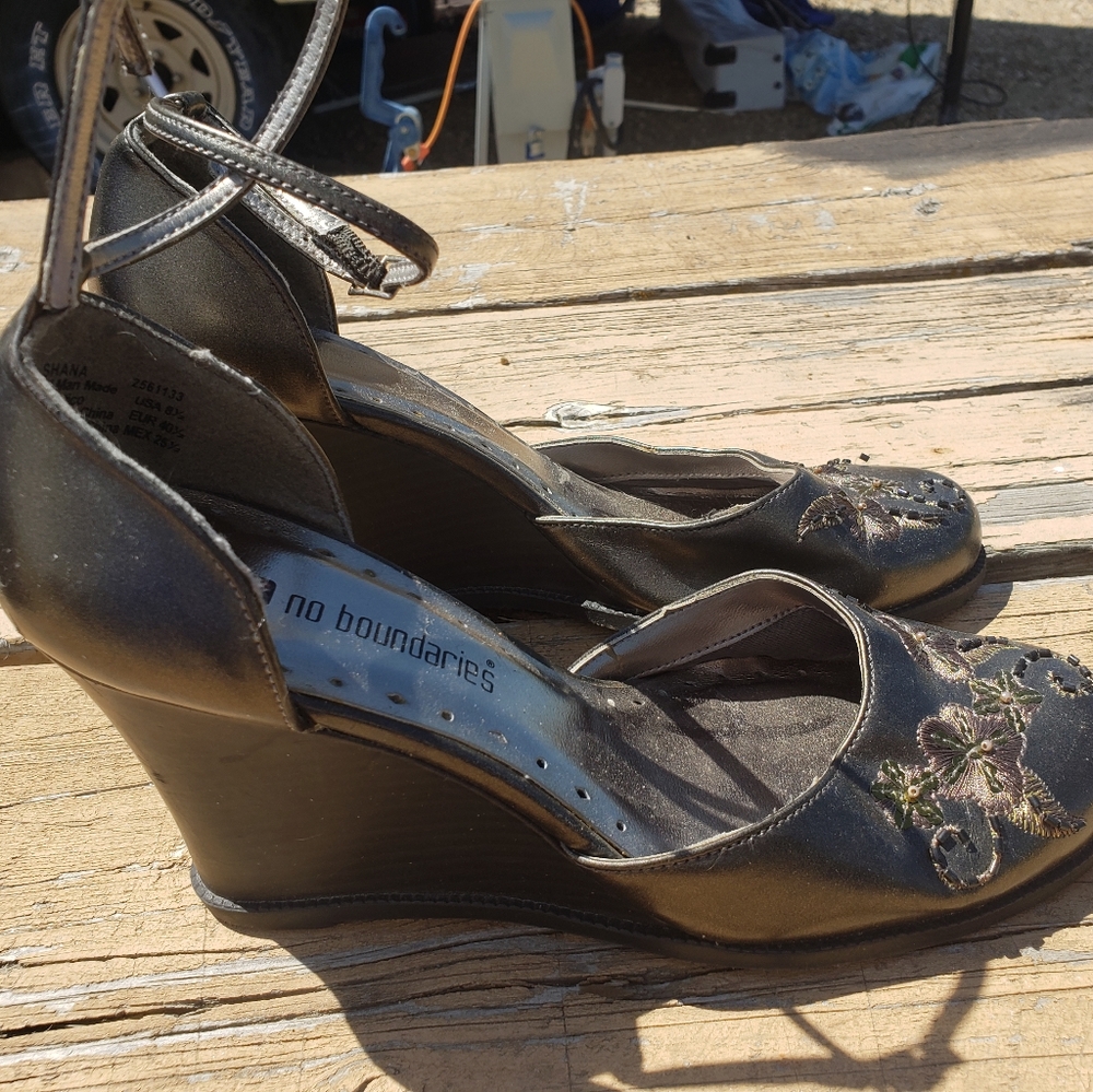 Wedged Heels (Silver/Grey)